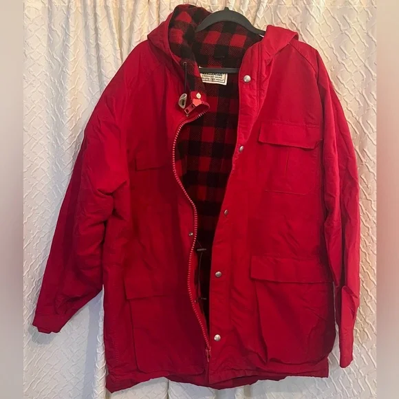 Vintage L.L. Bean Freeport, Maine Red Jacket - Picture 1 of 4